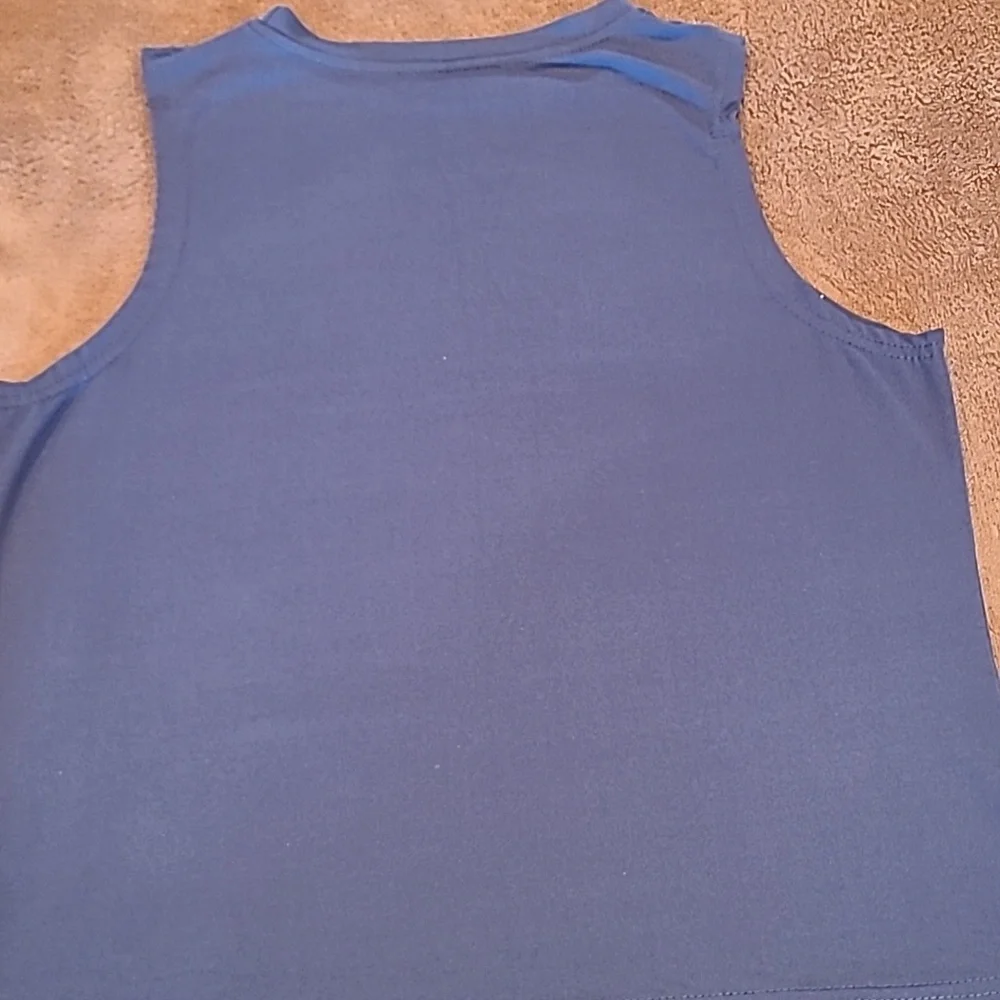 SHEIN Gray Tank Top with Dripping Flag Design - Picture 2 of 3